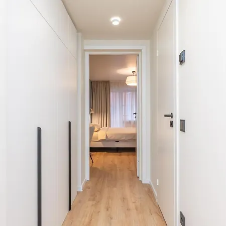 Two-story Urban Gem 아파트