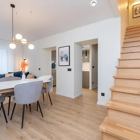 Two-story Urban Gem